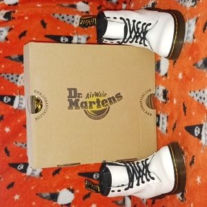 1460 T white Dr. Martens USA 7